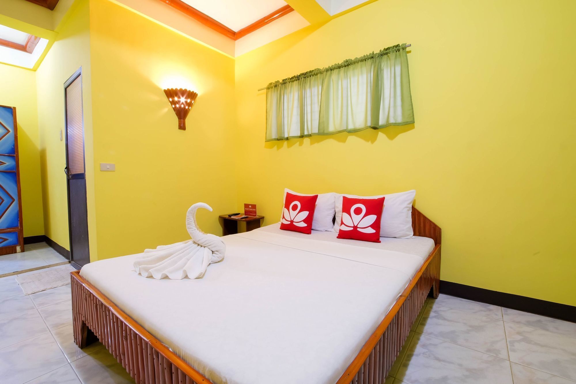 Zen Rooms White Beach Puerto Galera Exteriör bild